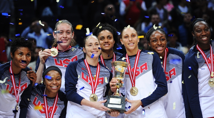 Diana Taurasi celebrando el Mundial con su selección