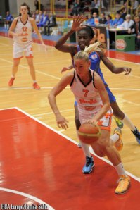 Beretta Familia Schio contra Perfumerías Avenida.