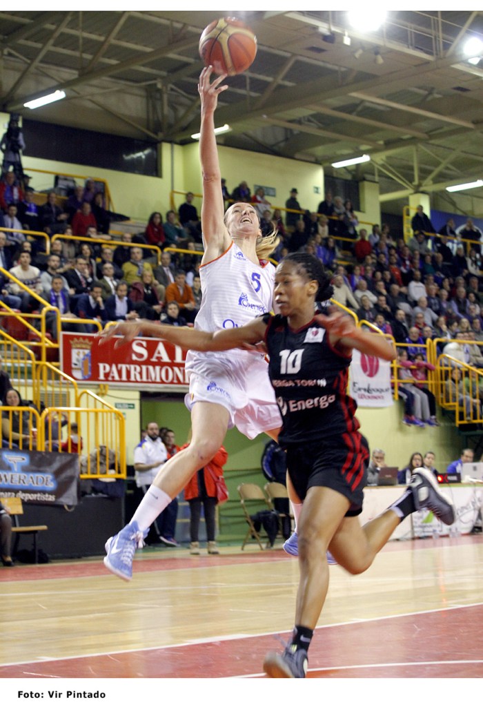 Perfumerías Avenida contra Energa Torun. 