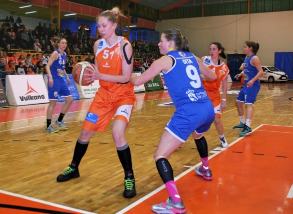 CD Zamarat contra Embutidos Pajariel Bembibre.
