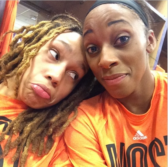 Brittney Griner y Glory Johnson enfrentadas 