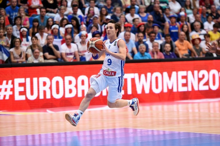 Celine Dumerc se perderá la cita de Río 2016 tras una lesión de tobillo