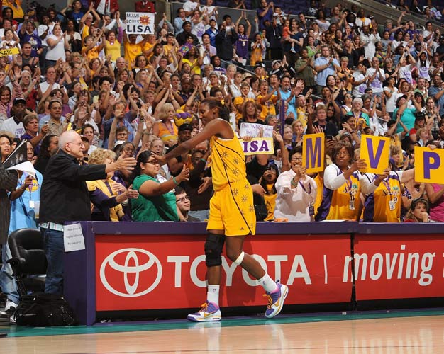 Lisa Leslie en su último partido en la WNBA