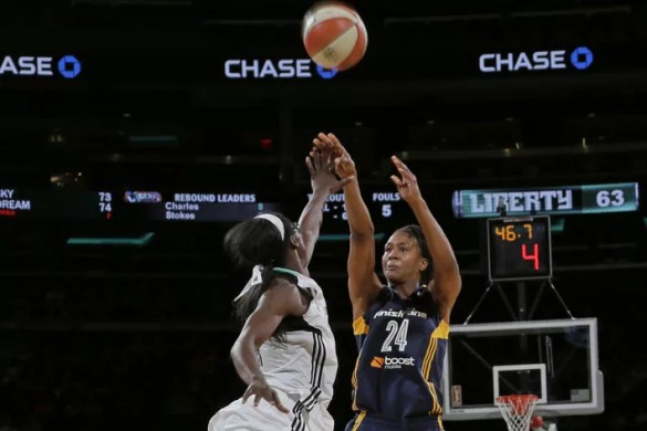 New York Liberty contra Indiana Fever. WNBA Playoffs. 