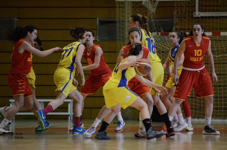 Liga Femenina 2. Partido entre Segle XXI y Picken Claret
