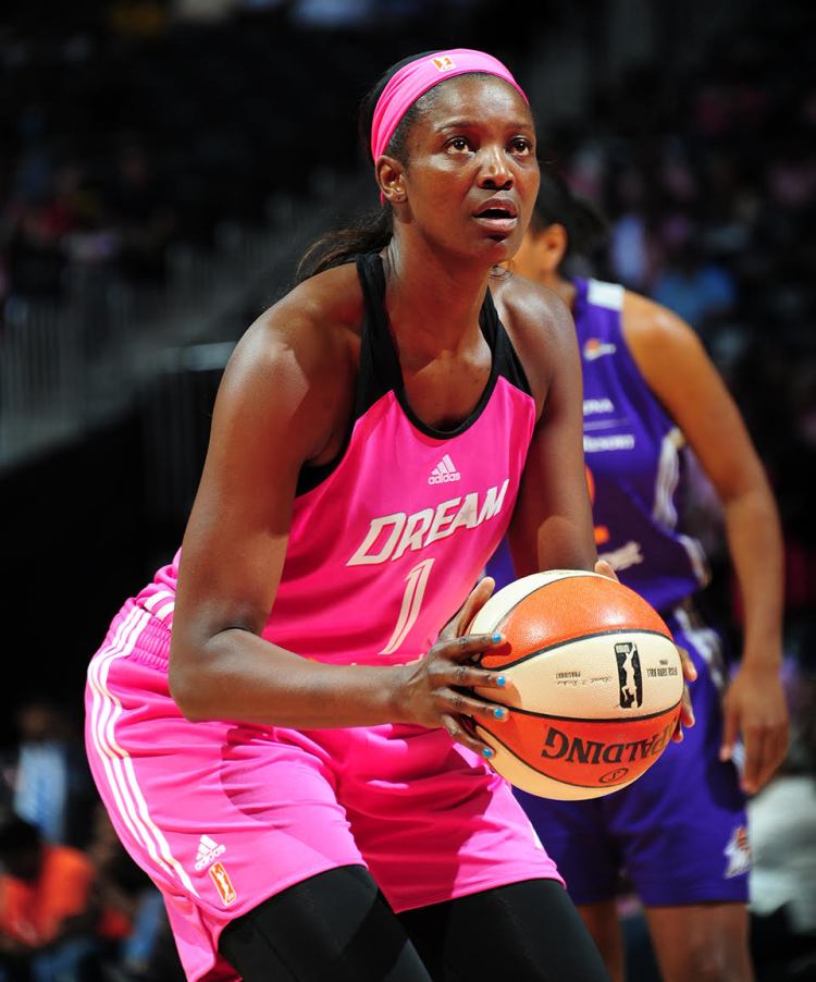 DeLisha Milton-Jones con las Atlanta Dream