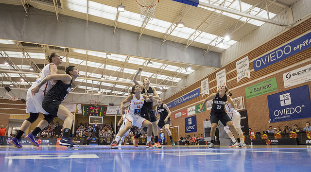 Torneo de Asturias. España vence a Nueva Zelanda en el partido disputado en Oviedo
