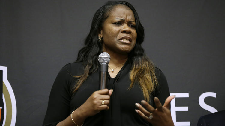 Sheryl Swoopes despedida como entrenadora de Loyola University