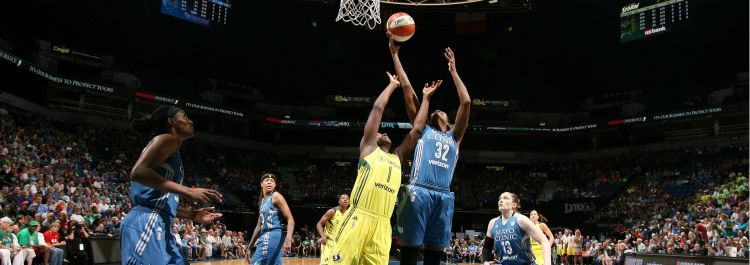 Rebekkah Brunson es la máxima reboteadora ofensiva de toda la historia de la WNBA