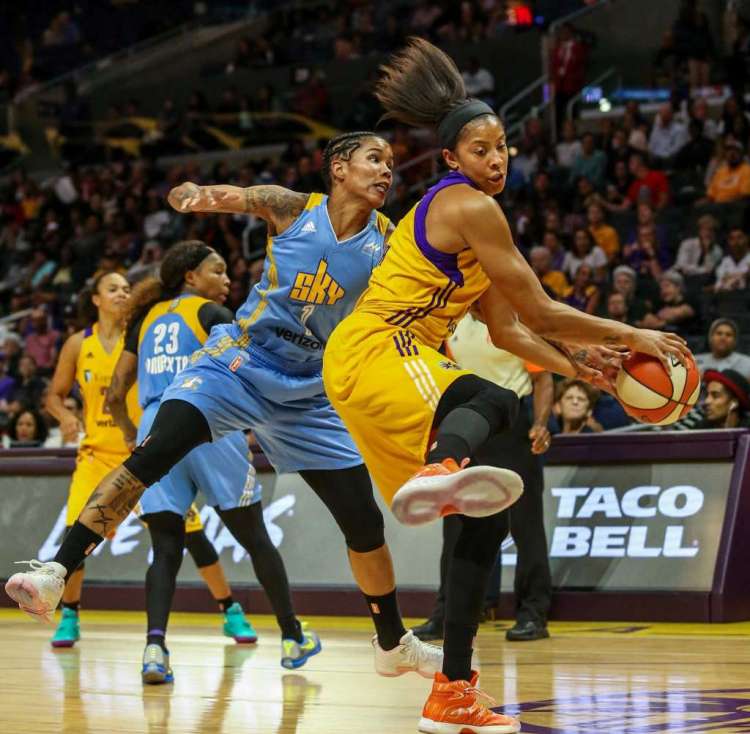 WNBA Playoffs: Chicago Sky fuerza el cuarto partido ante Los Ángeles Sparks