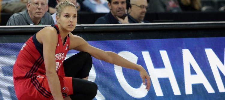 Elena Delle Donne en un partido con Washington Mystics