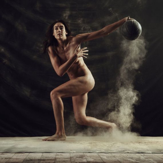 Breanna Stewart posando para el ESPN The Magazine's Body Issue 2018