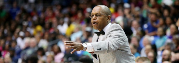 Fred Williams destituido como entrenador de Dallas Wings