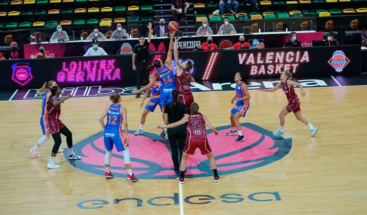 Supercopa LF Endesa. Lointek Gerninka Bizkaia contra Valencia Basket
