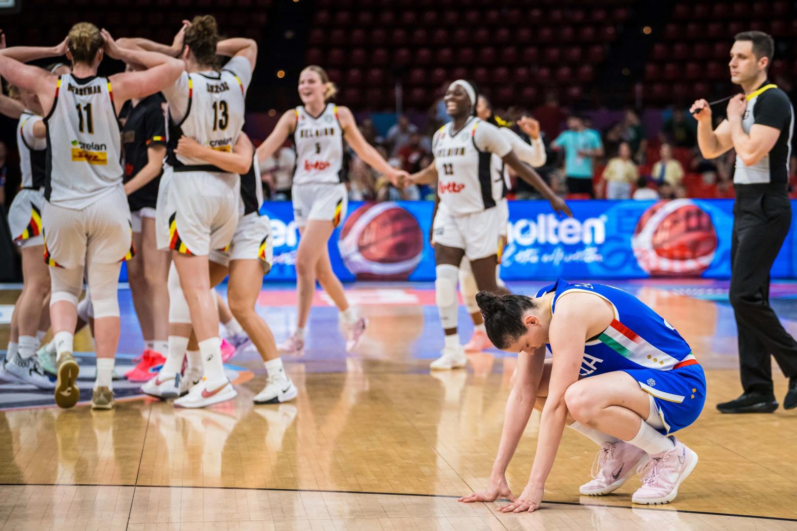 Eurobasket Alemania, Chequia, Grecia e Italia 2025: Bélgica celebrando el pase a la final frente a Italia