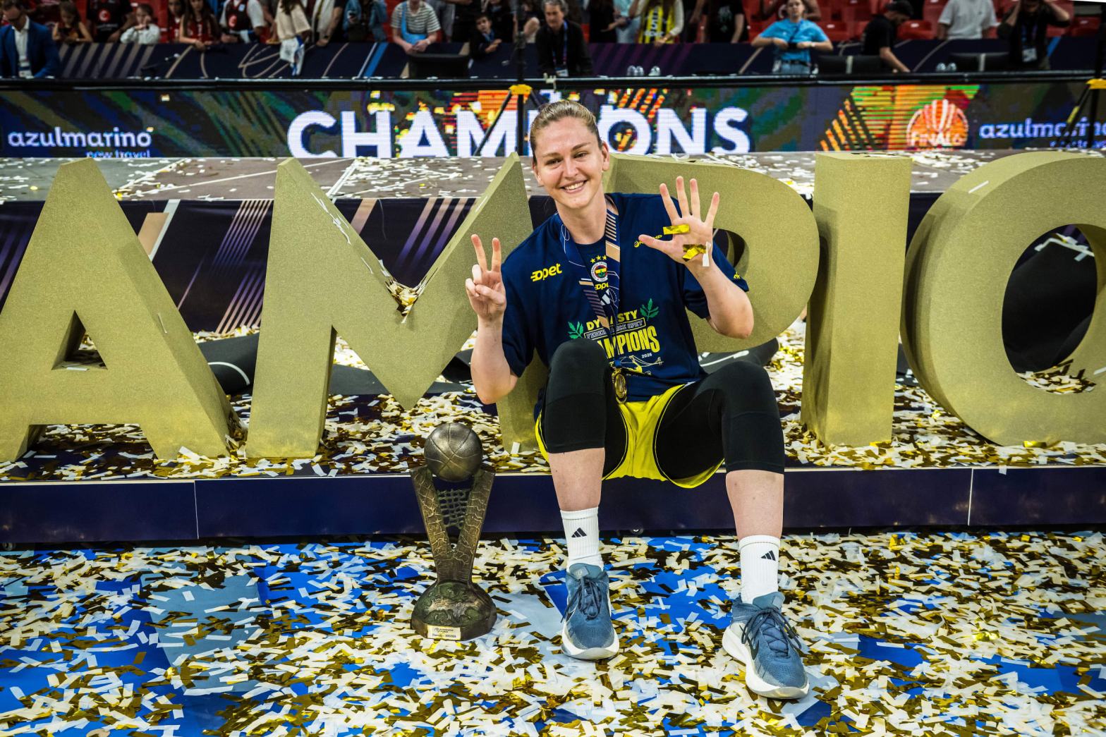 Emma Meesseman se convierte en la única jugadora en tener 7 títulos de Euroliga Femenina