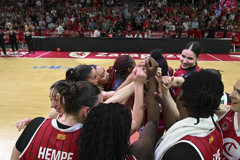 Casademont Zaragoza celebrando el pase a la final de la Liga Femenina Endesa